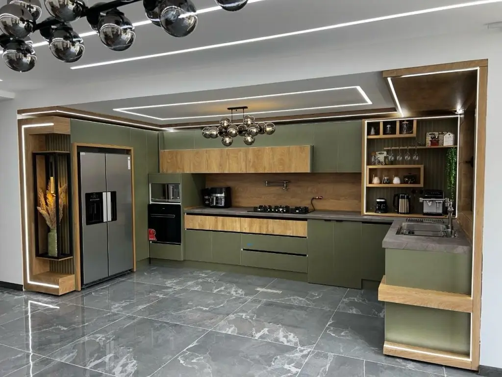 کابینت رنگی مات MDF اجرا شده توسط دکوراسیون نگاه شیراز مرودشت نقدی و اقساط