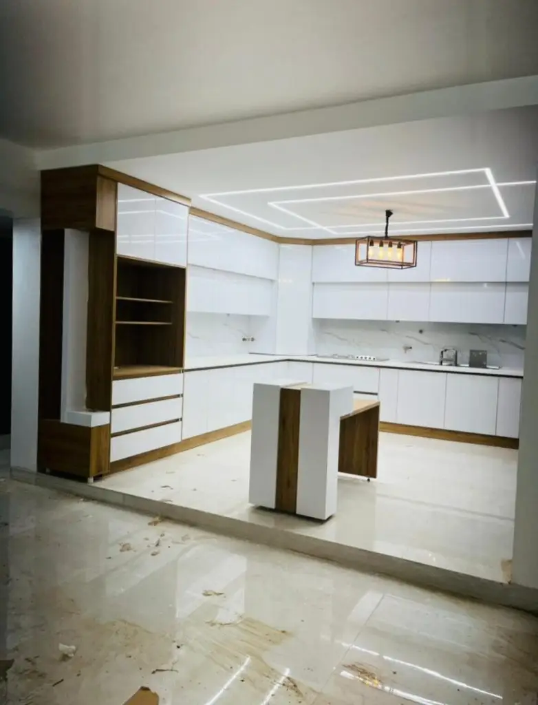 کابینت رنگی هایگلاس MDF اجرا شده توسط دکوراسیون نگاه شیراز مرودشت نقدی و اقساط